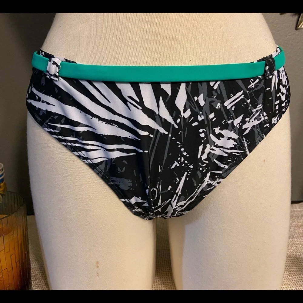 Fabletics Allison Cheeky Bottom bikini - Picture 6 of 9